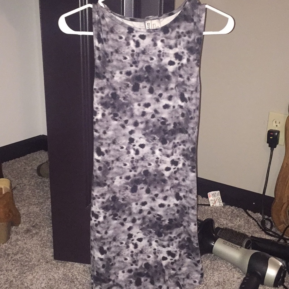 Divided body con dress